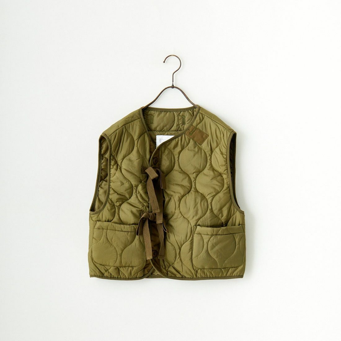 MILITARY [ミリタリー] 別注 フロントリボンキルティングベスト [T-247890000-JF] KHAKI