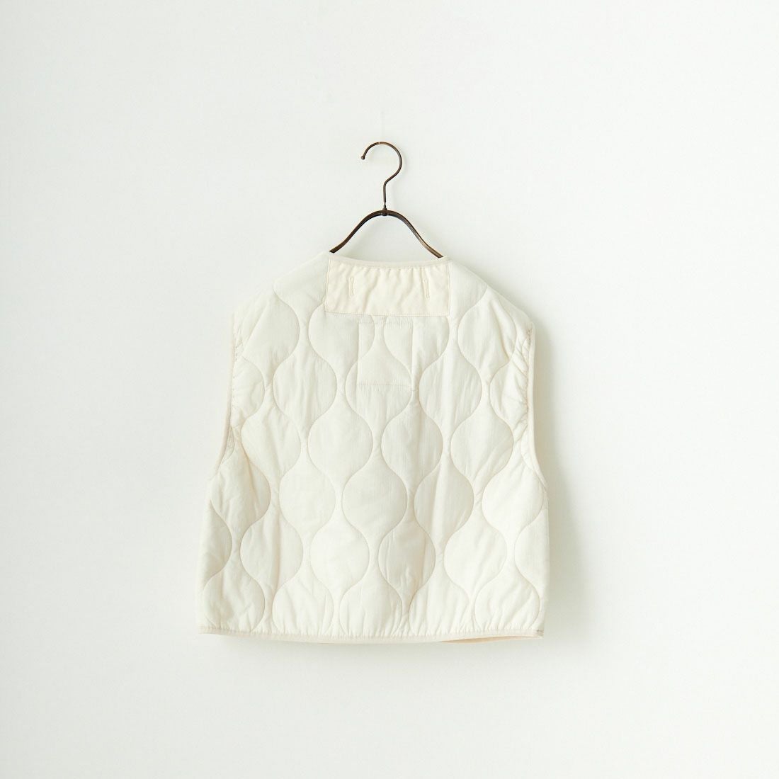 MILITARY [ミリタリー] 別注 フロントリボンキルティングベスト [T-247890000-JF] IVORY