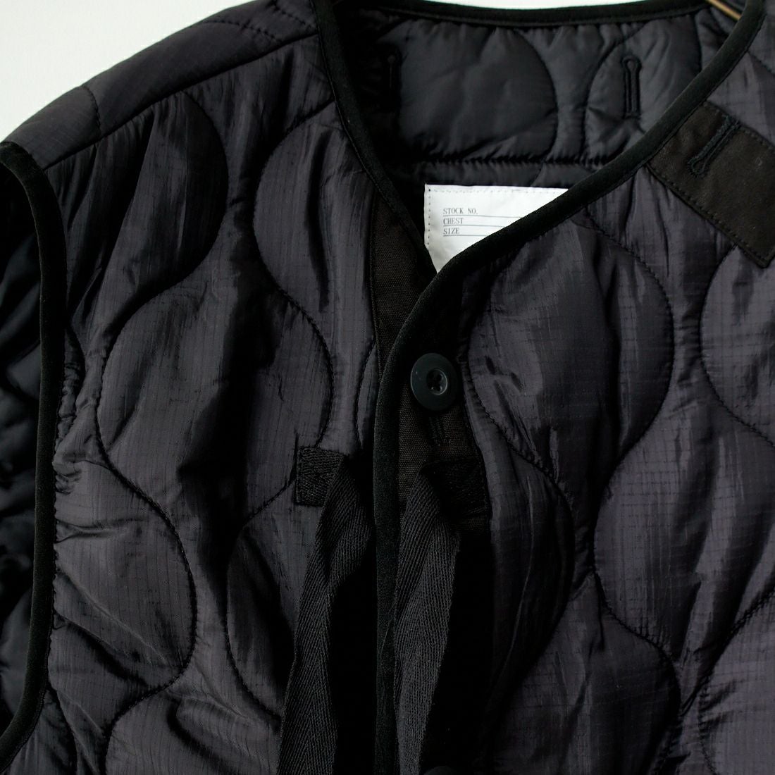 MILITARY [ミリタリー] 別注 フロントリボンキルティングベスト [T-247890000-JF] BLACK