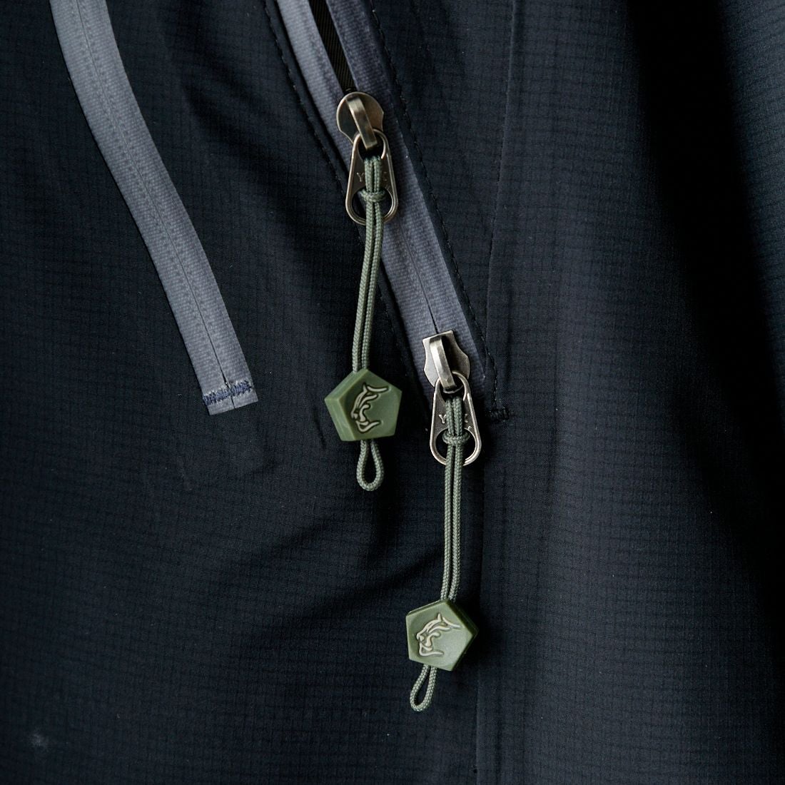 Teton Bros [ティートンブロス] ツルギライトジャケット [TB241-03M] BLACK