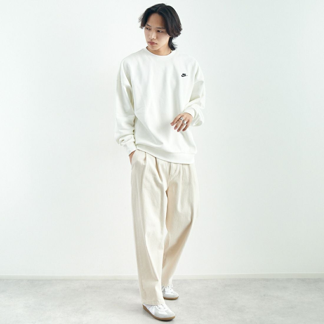 NIKE [ナイキ] クラブフリース クルーネックスウェット [HJ1820] 133 ｾｲﾙ/ｾｲ &&モデル身長：179cm 着用サイズ：M&&