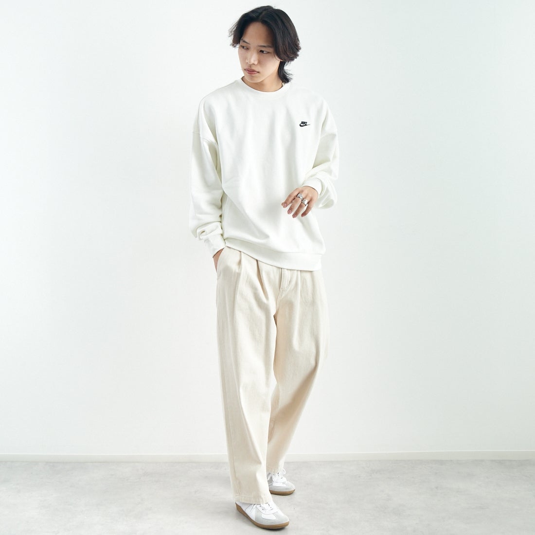 NIKE [ナイキ] クラブフリース クルーネックスウェット [HJ1820] 133 ｾｲﾙ/ｾｲ &&モデル身長：179cm 着用サイズ：M&&