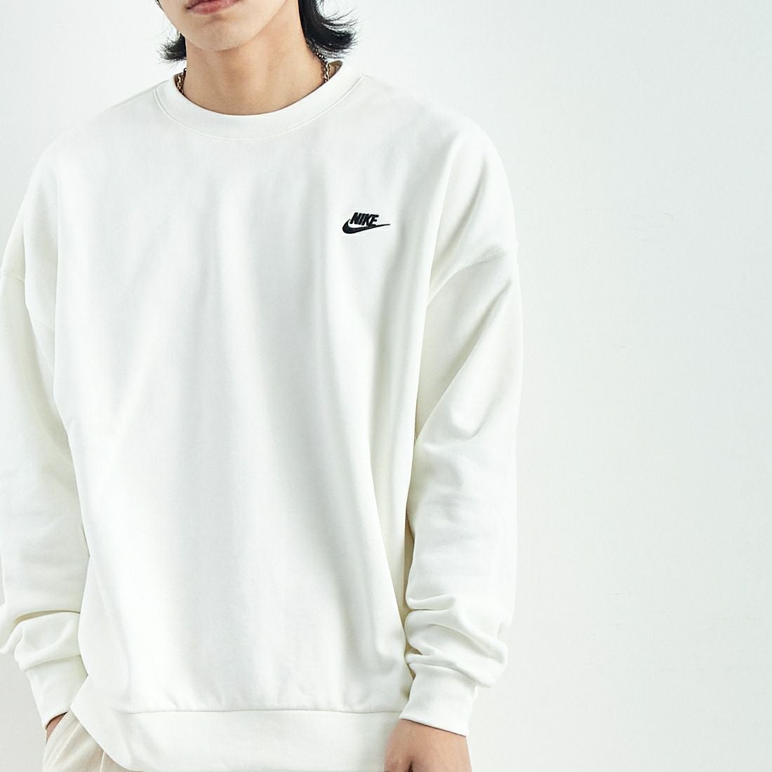 NIKE [ナイキ] クラブフリース クルーネックスウェット [HJ1820] 133 ｾｲﾙ/ｾｲ &&モデル身長：179cm 着用サイズ：M&&