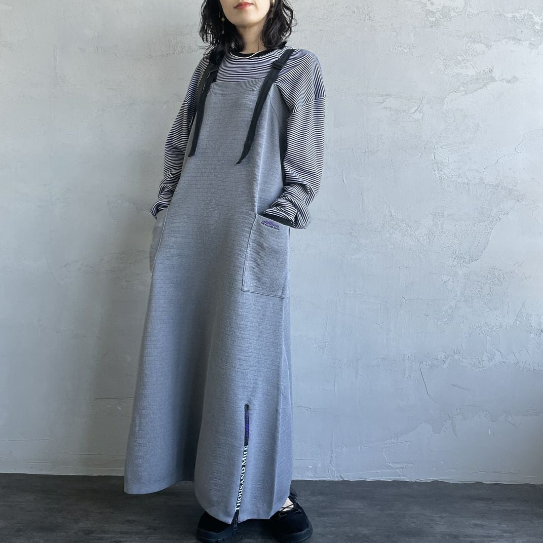 THOUSAND MILE [サウザンド マイル] 別注 ハニカムニットジャンパースカート [TM242PK50352-JF] 15 MD.GRAY &&モデル身長：160cm 着用サイズ：F&&