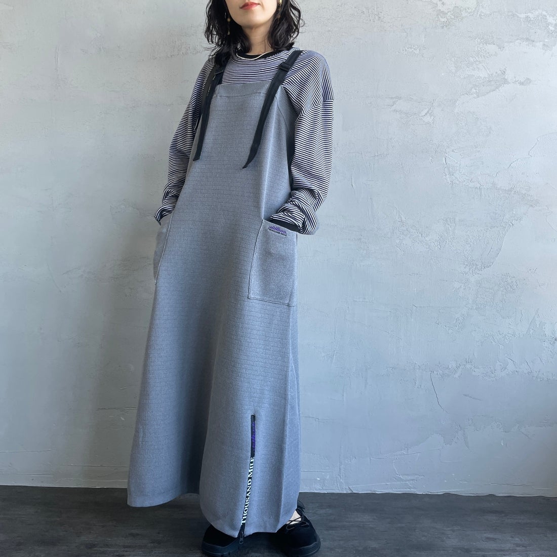 THOUSAND MILE [サウザンド マイル] 別注 ハニカムニットジャンパースカート [TM242PK50352-JF] 15 MD.GRAY &&モデル身長：160cm 着用サイズ：F&&