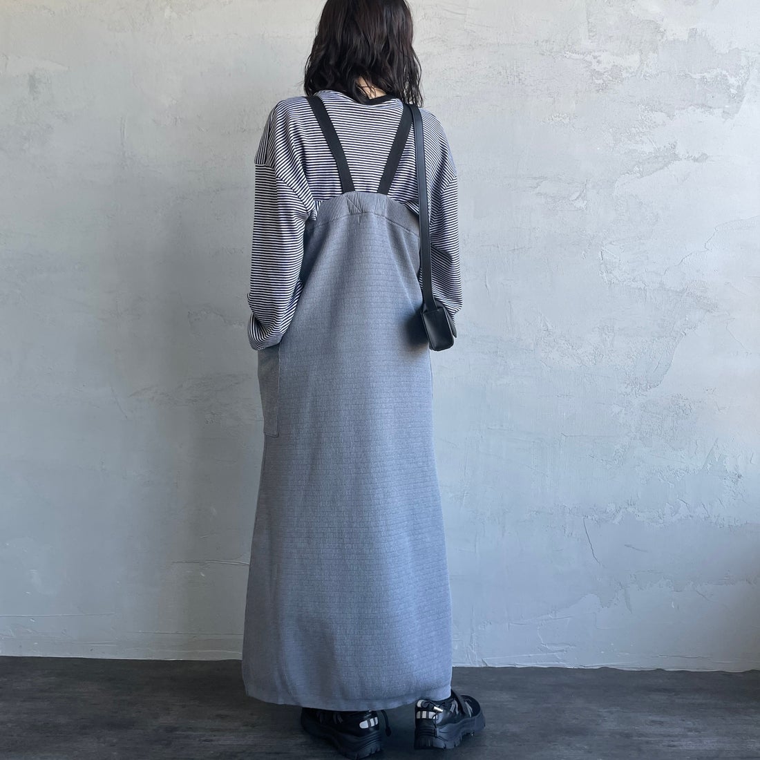 THOUSAND MILE [サウザンド マイル] 別注 ハニカムニットジャンパースカート [TM242PK50352-JF] 15 MD.GRAY &&モデル身長：160cm 着用サイズ：F&&
