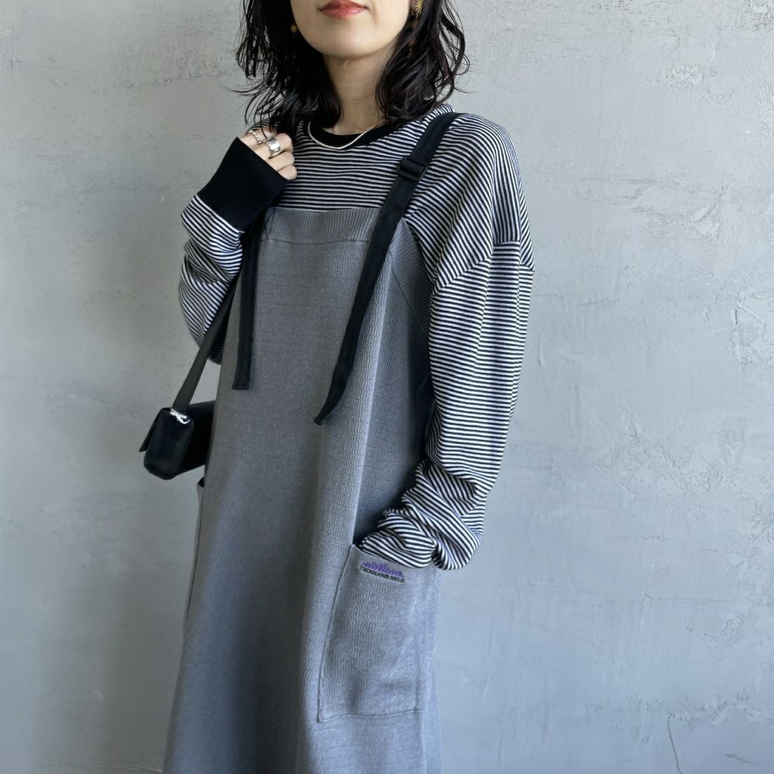 THOUSAND MILE [サウザンド マイル] 別注 ハニカムニットジャンパースカート [TM242PK50352-JF] 15 MD.GRAY &&モデル身長：160cm 着用サイズ：F&&
