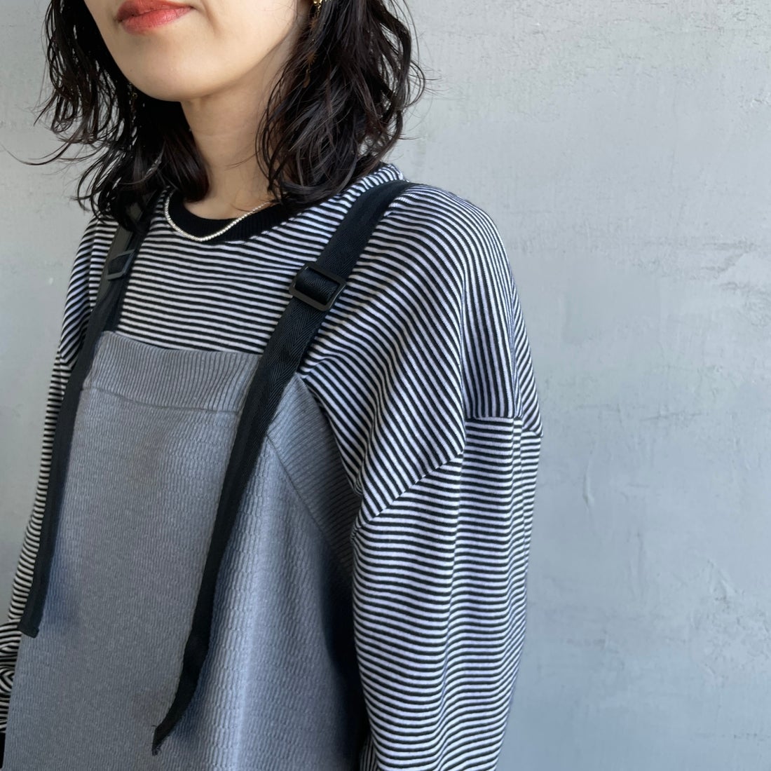 THOUSAND MILE [サウザンド マイル] 別注 ハニカムニットジャンパースカート [TM242PK50352-JF] 15 MD.GRAY &&モデル身長：160cm 着用サイズ：F&&
