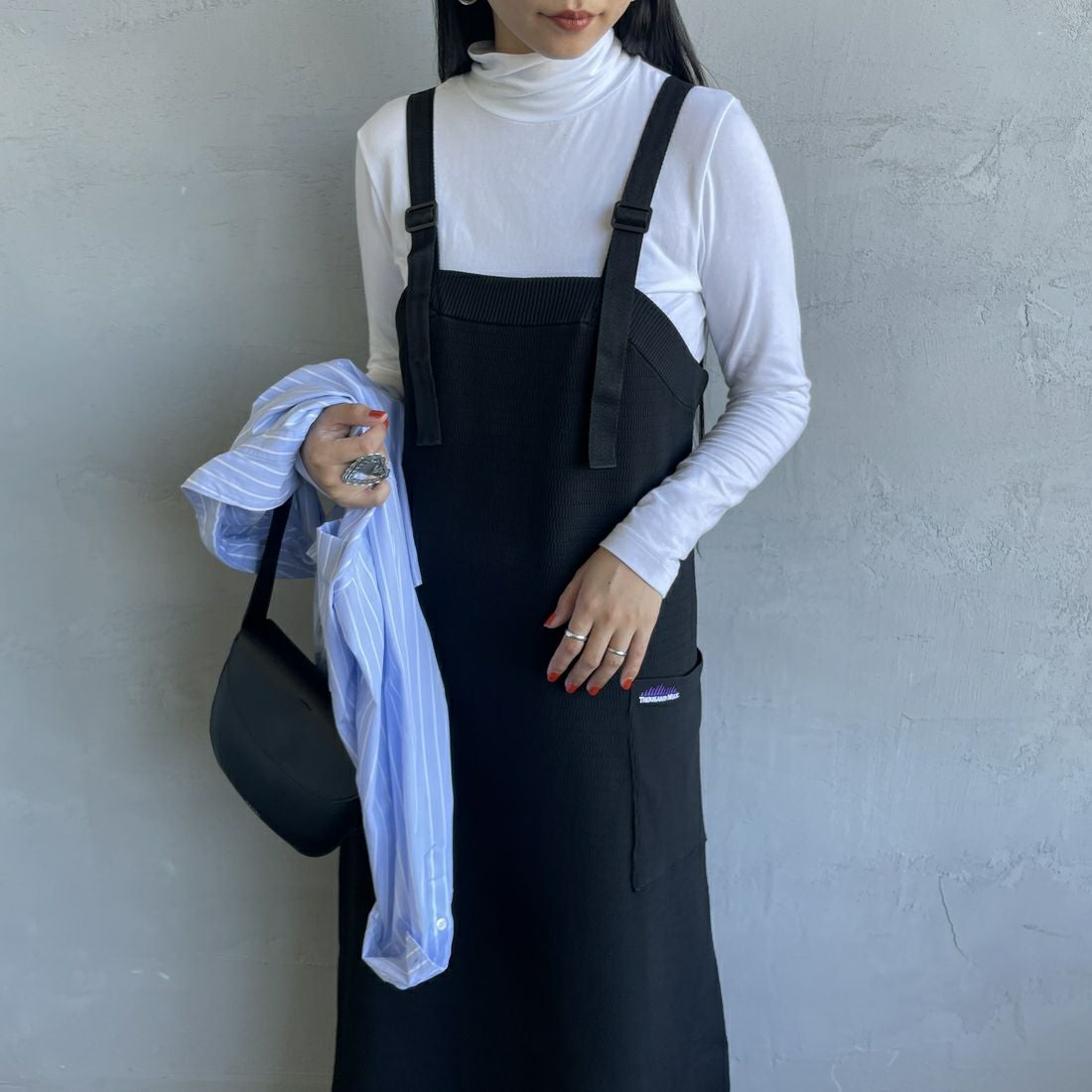 THOUSAND MILE [サウザンド マイル] 別注 ハニカムニットジャンパースカート [TM242PK50352-JF] 09 BLACK &&モデル身長：156cm 着用サイズ：F&&