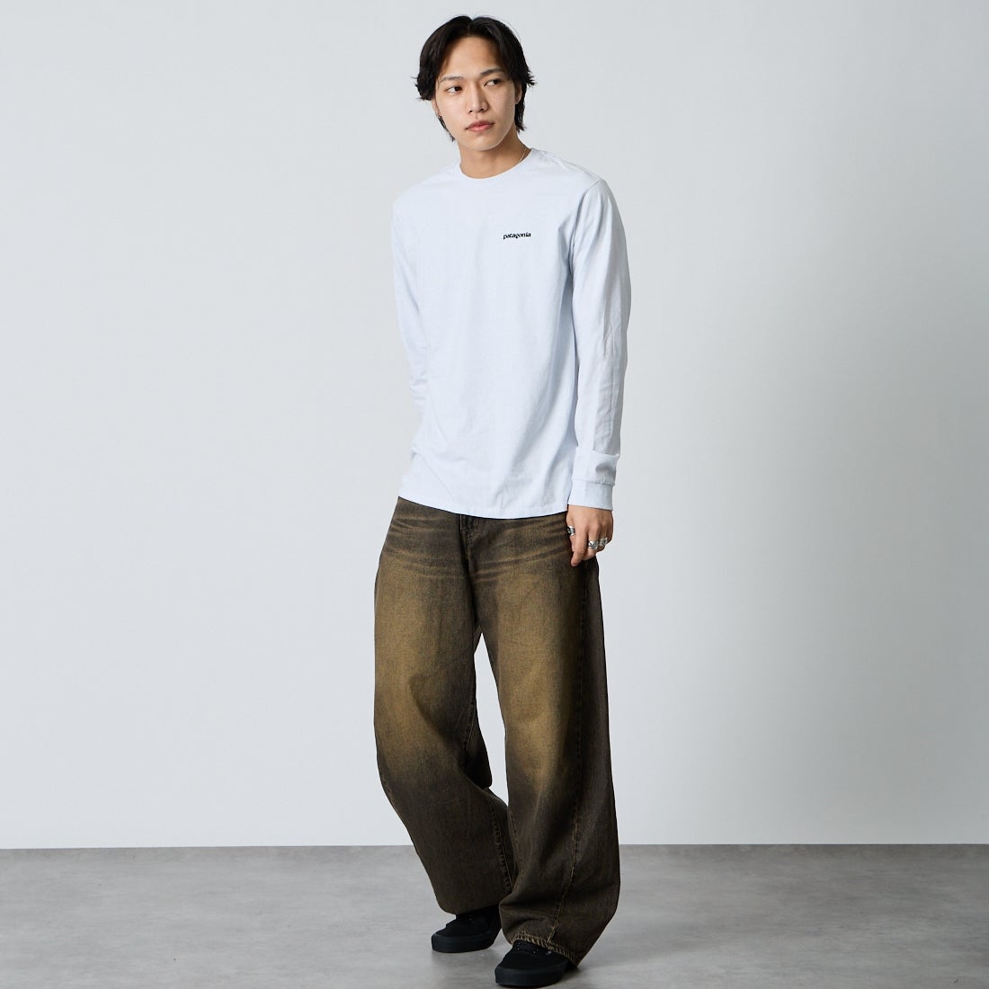 patagonia [パタゴニア] メンズ ロングスリーブ P-6ロゴ レスポンシビリティーTシャツ [38518] WHI &&モデル身長：179cm 着用サイズ：M&&