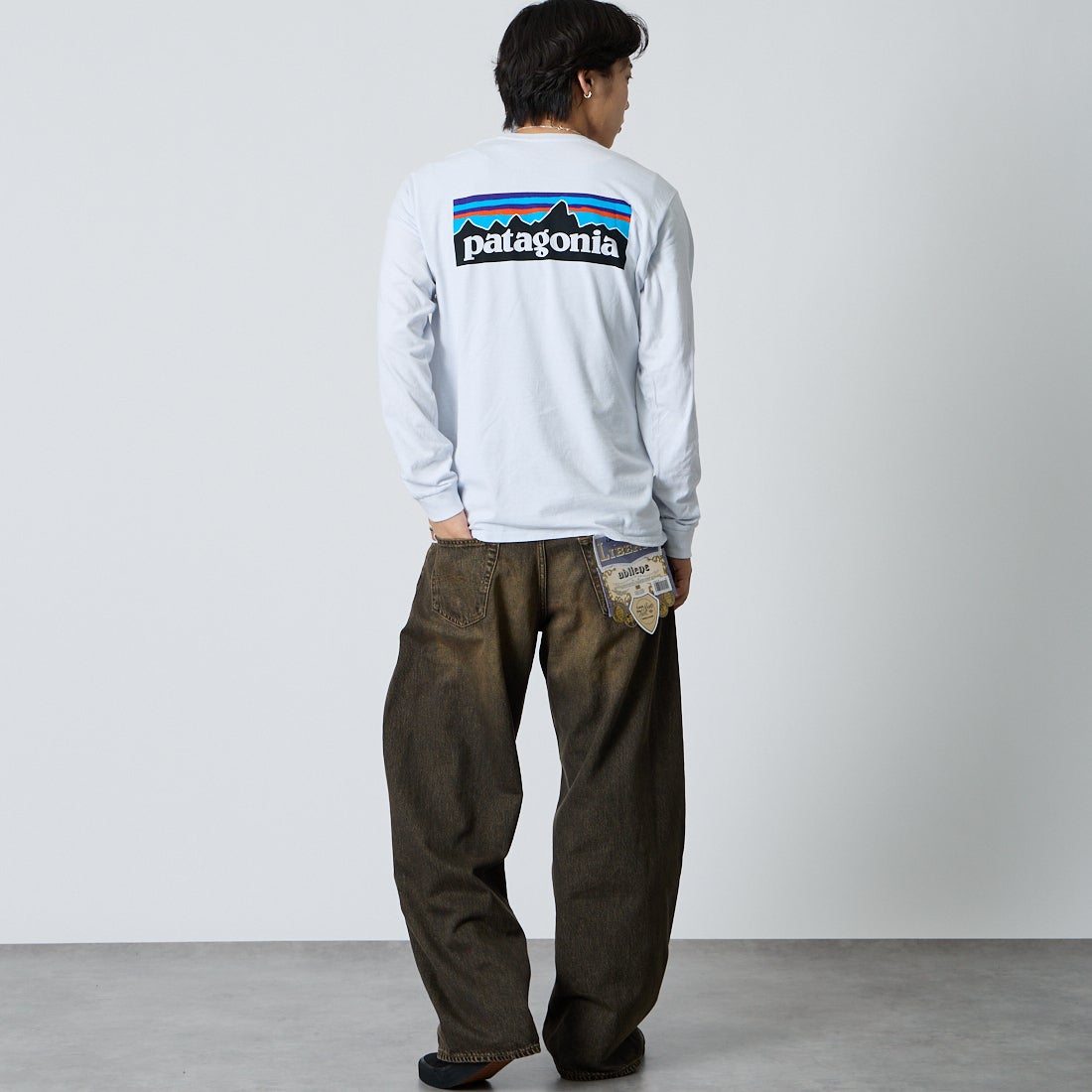 patagonia [パタゴニア] メンズ ロングスリーブ P-6ロゴ レスポンシビリティーTシャツ [38518] WHI &&モデル身長：179cm 着用サイズ：M&&