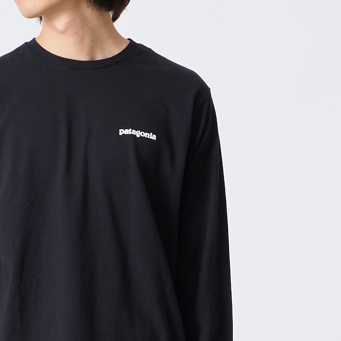 patagonia [パタゴニア] メンズ ロングスリーブ P-6ロゴ レスポンシビリティーTシャツ [38518] BLK &&モデル身長：175cm 着用サイズ：S&&