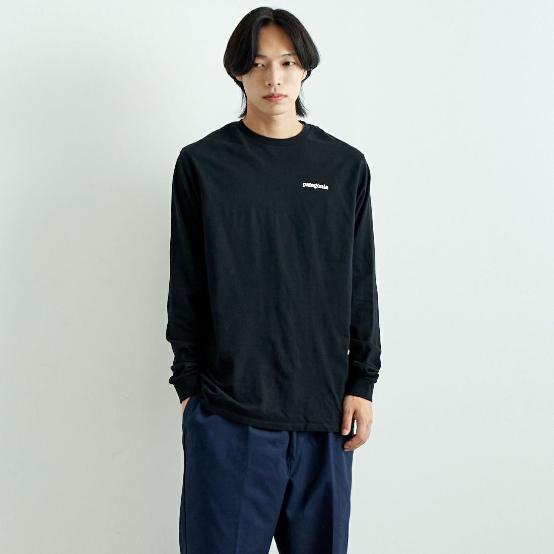 patagonia [パタゴニア] メンズ ロングスリーブ P-6ロゴ レスポンシビリティーTシャツ [38518] BLK &&モデル身長：179cm 着用サイズ：M&&