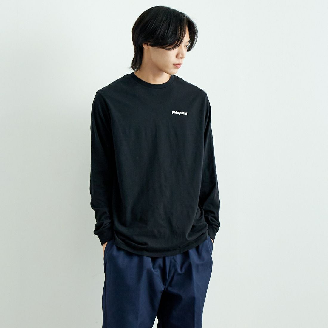 patagonia [パタゴニア] メンズ ロングスリーブ P-6ロゴ レスポンシビリティーTシャツ [38518] BLK &&モデル身長：179cm 着用サイズ：M&&
