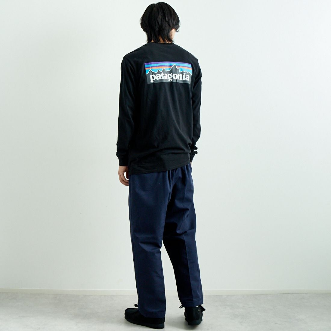 patagonia [パタゴニア] メンズ ロングスリーブ P-6ロゴ レスポンシビリティーTシャツ [38518] BLK &&モデル身長：179cm 着用サイズ：M&&