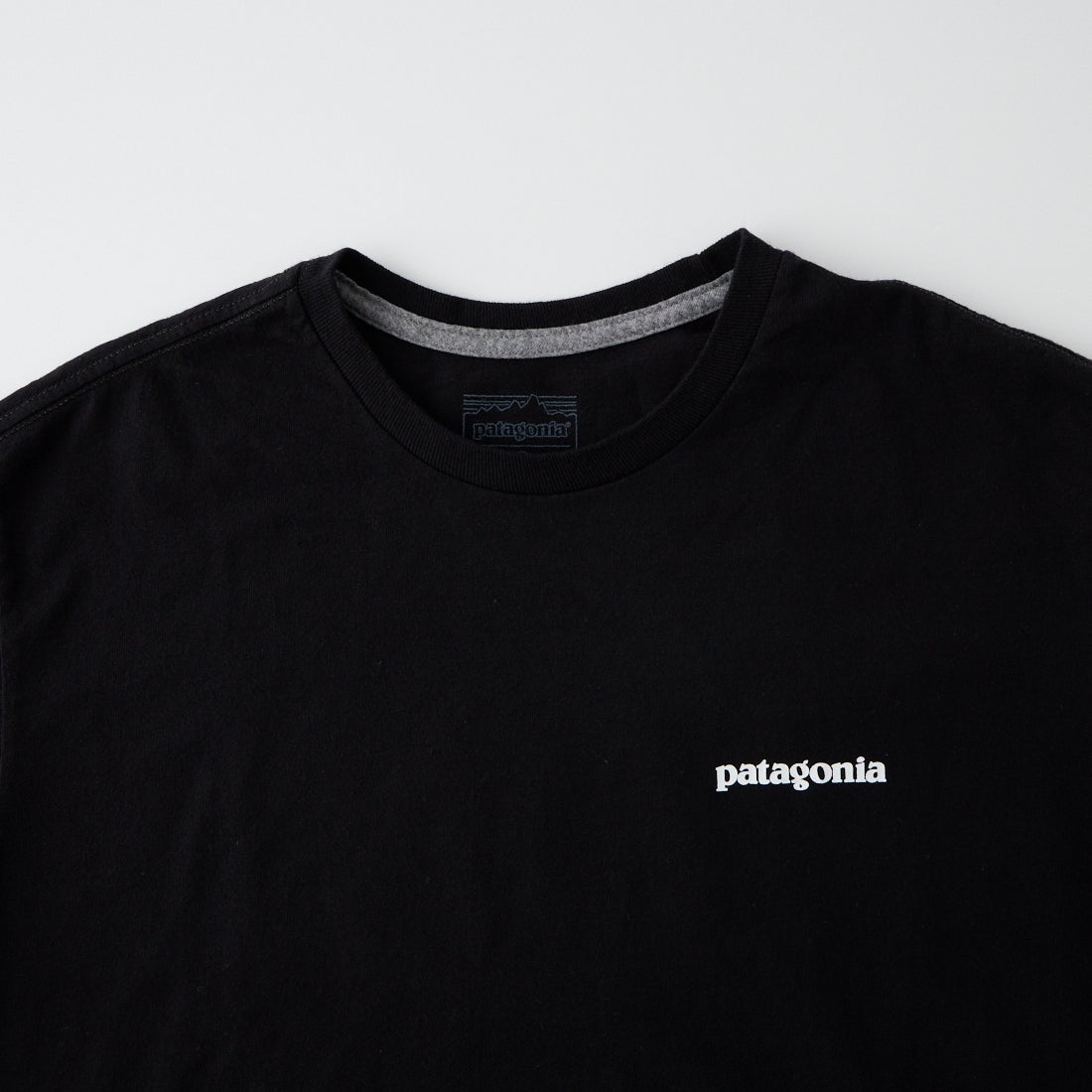 patagonia [パタゴニア] メンズ ロングスリーブ P-6ロゴ レスポンシビリティーTシャツ [38518] BLK