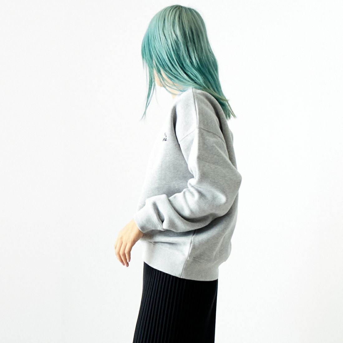 MAISON KITSUNE [メゾン キツネ] ハンドライティング コンフォートスウェットシャツ [MW00314KM0307] O121 L.GRY &&モデル身長：167cm 着用サイズ：M&&