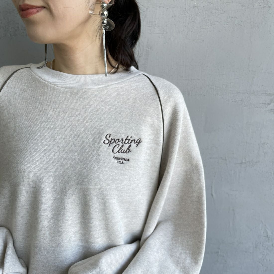 Americana × JEANS FACTORY [アメリカーナ × ジーンズファクトリー] 別注 ボリュームスリーブ ワンポイントロゴ刺繍ラグランスウェット [ASO-746-1-JF] ｵｰﾄﾐｰﾙ