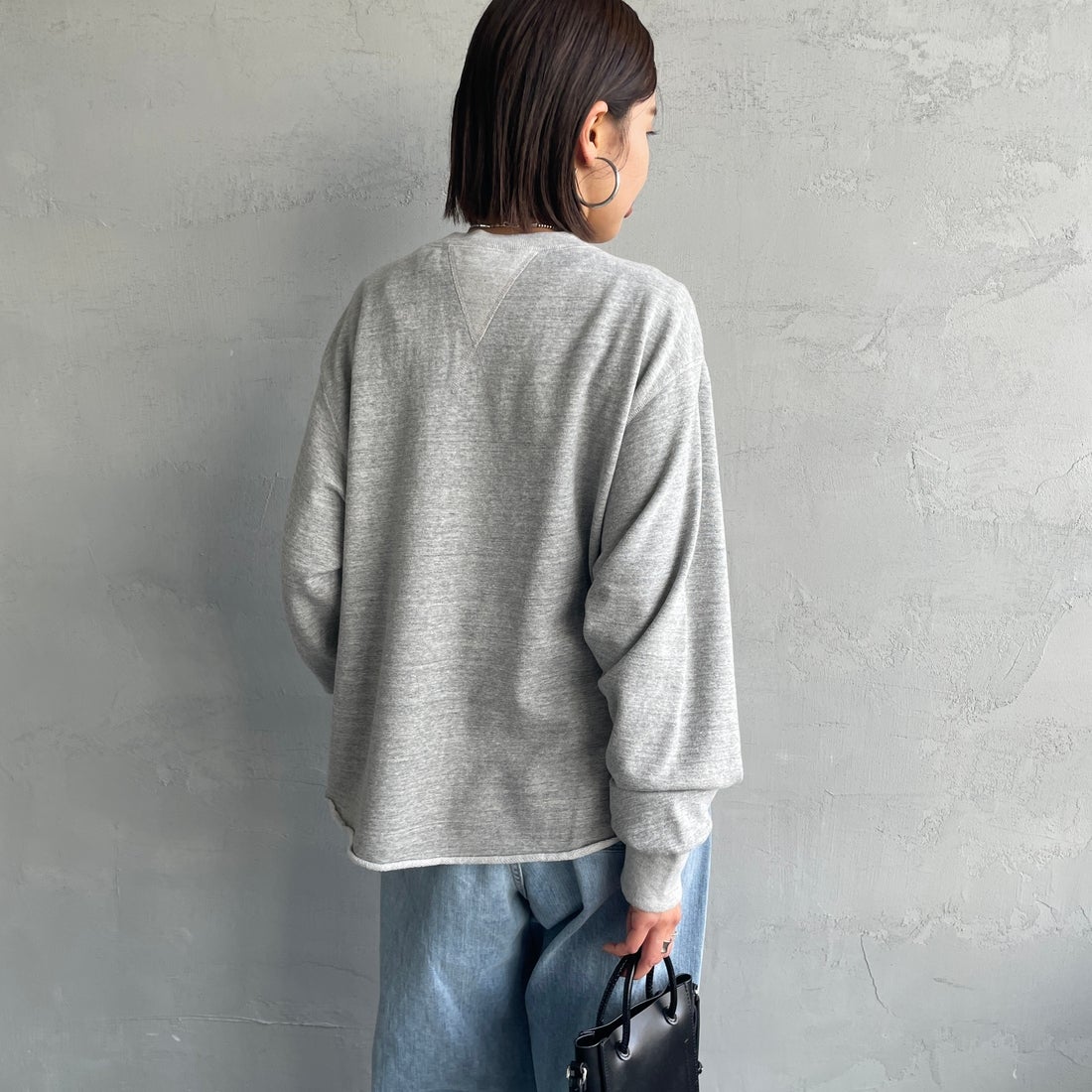 THE SHINZONE [ザ シンゾーン] ダブルガゼット プルオーバー [21SMSCU12] 06 GRAY &&モデル身長：159cm 着用サイズ：F0&&