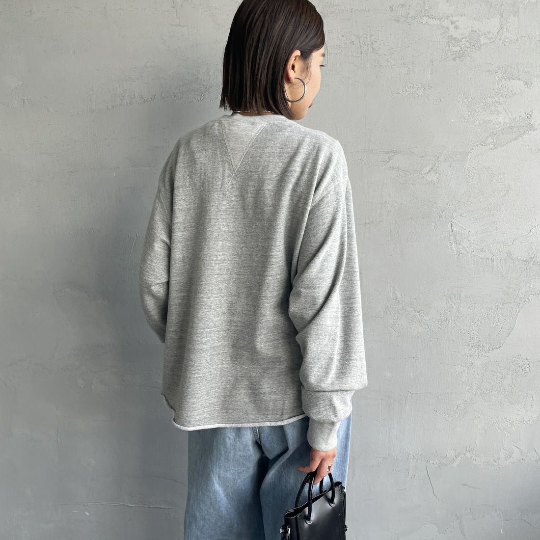 THE SHINZONE [ザ シンゾーン] ダブルガゼット プルオーバー [21SMSCU12] 06 GRAY &&モデル身長：159cm 着用サイズ：F0&&