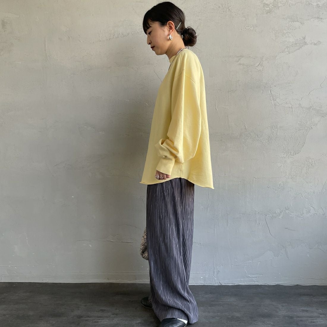 THE SHINZONE [ザ シンゾーン] ダブルガゼット プルオーバー [21SMSCU12] 51 LT.YEL &&モデル身長：150cm 着用サイズ：F0&&