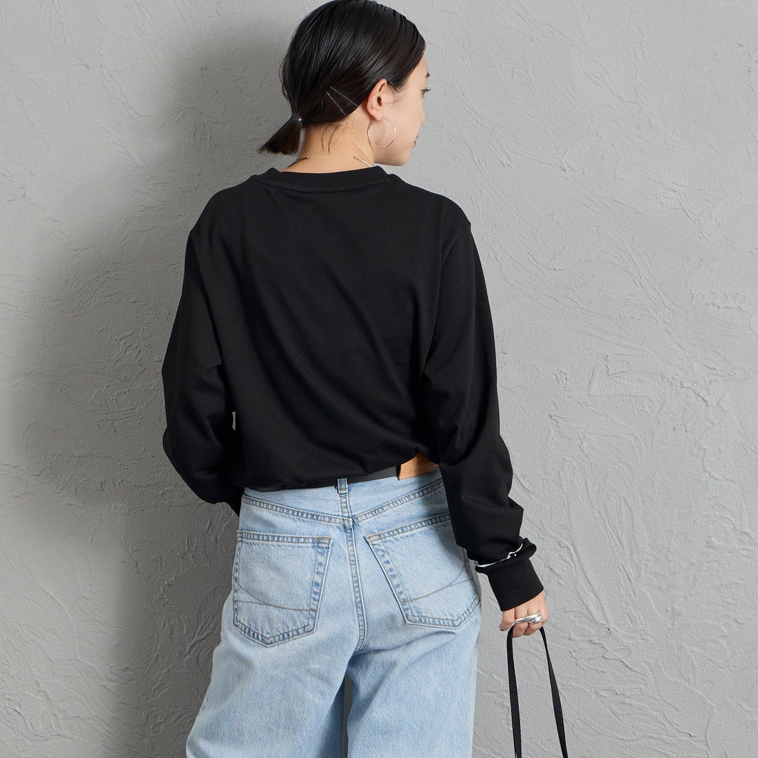 LACOSTE [ラコステ] ベーシックロングスリーブTシャツ [TH5583] 031 BLACK &&モデル身長：150cm 着用サイズ：2&&