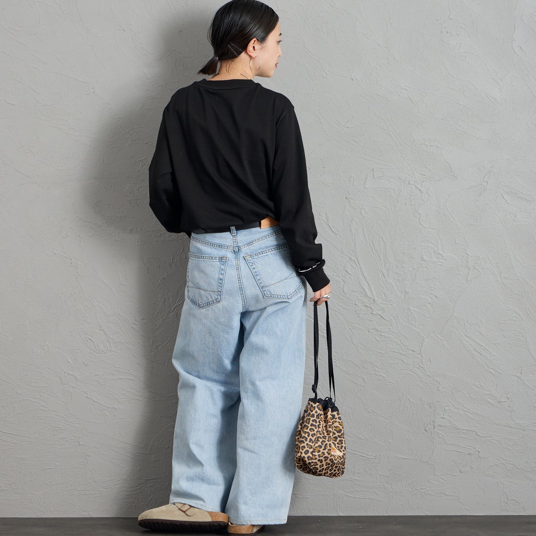 LACOSTE [ラコステ] ベーシックロングスリーブTシャツ [TH5583] 031 BLACK &&モデル身長：150cm 着用サイズ：2&&