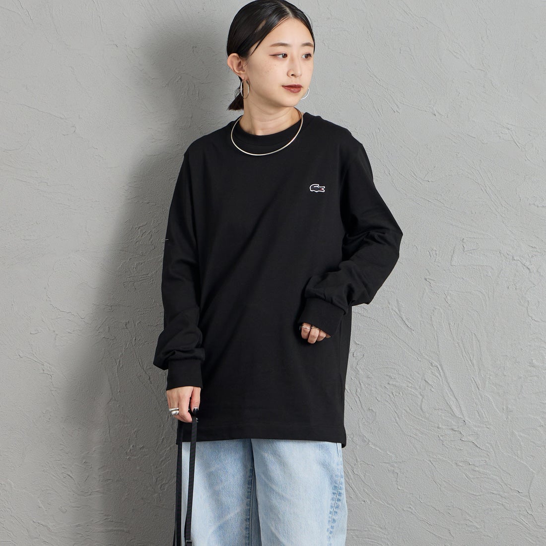 LACOSTE [ラコステ] ベーシックロングスリーブTシャツ [TH5583] 031 BLACK &&モデル身長：150cm 着用サイズ：2&&