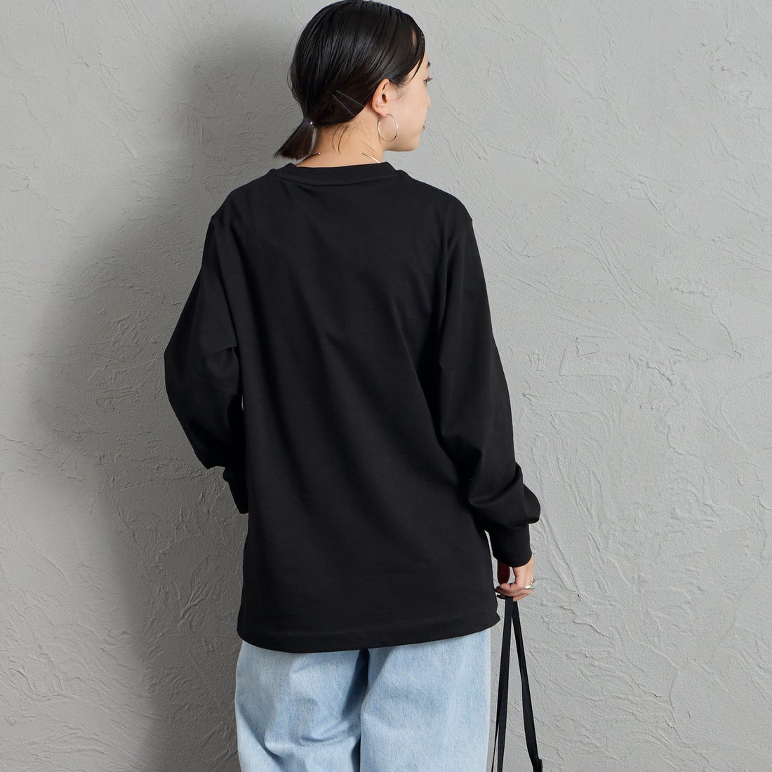 LACOSTE [ラコステ] ベーシックロングスリーブTシャツ [TH5583] 031 BLACK &&モデル身長：150cm 着用サイズ：2&&