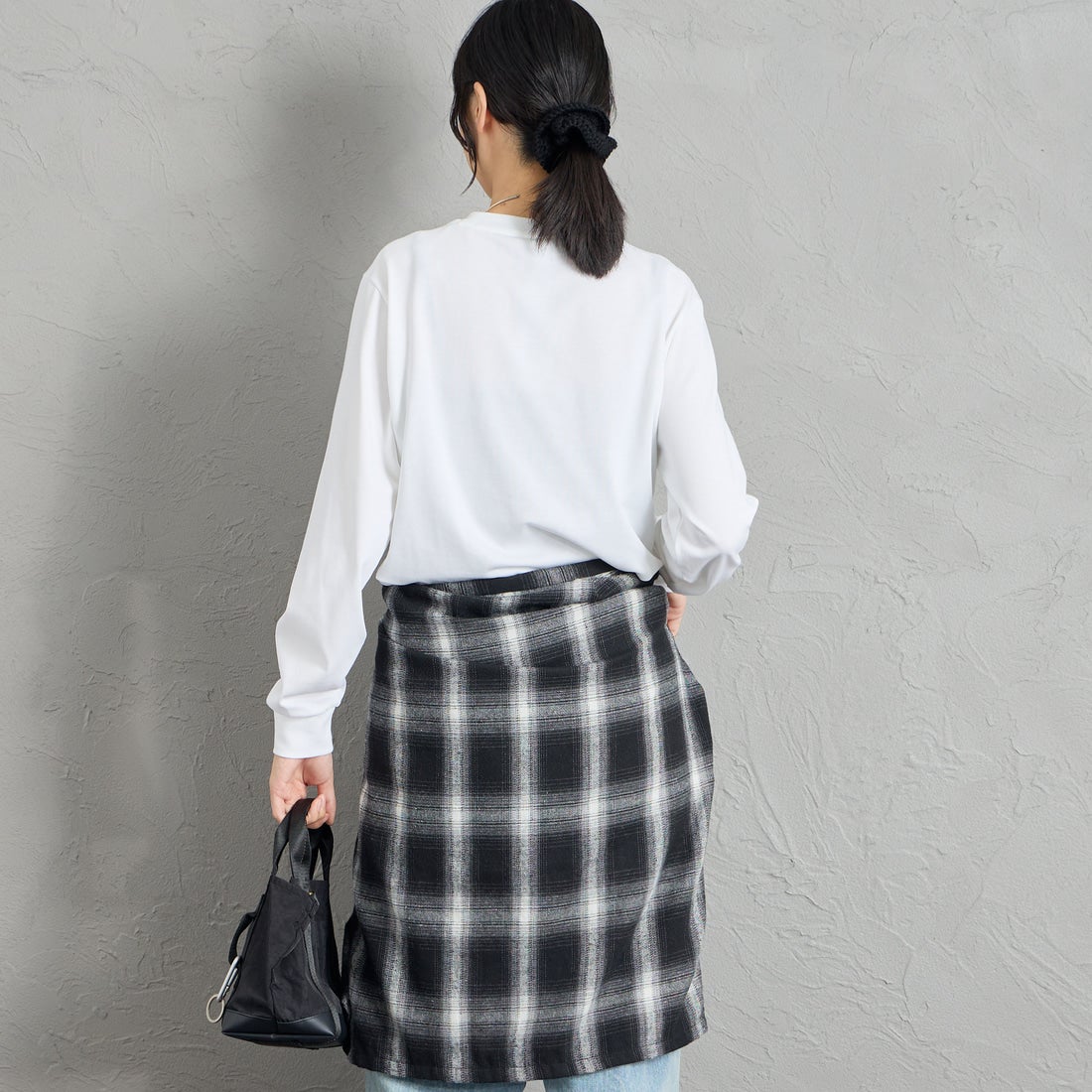 LACOSTE [ラコステ] ベーシックロングスリーブTシャツ [TH5583] 001 WHITE &&モデル身長：162cm 着用サイズ：2&&