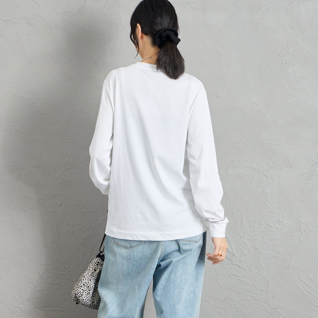 LACOSTE [ラコステ] ベーシックロングスリーブTシャツ [TH5583] 001 WHITE &&モデル身長：162cm 着用サイズ：2&&