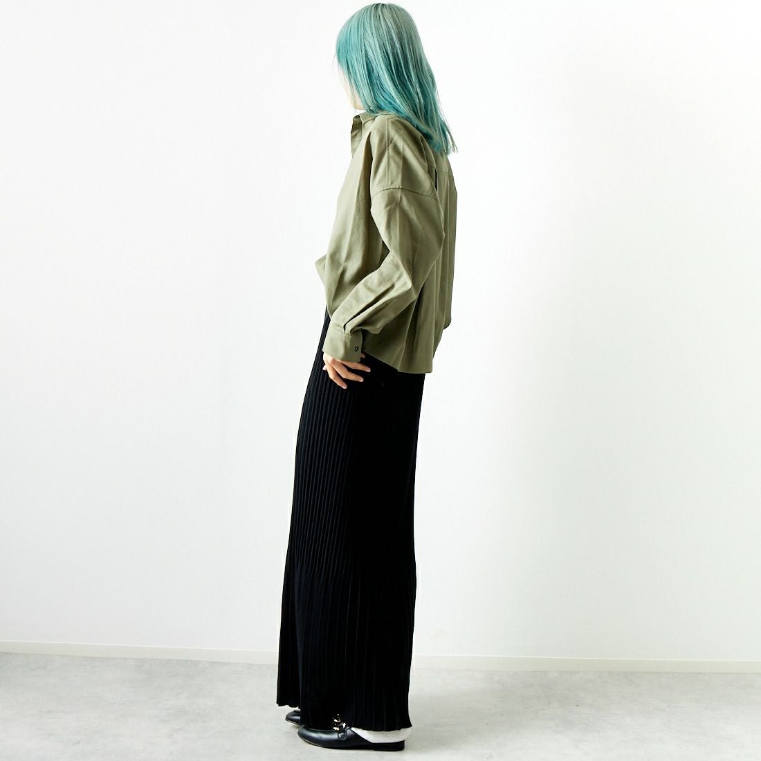 MICA&DEAL [マイカアンドディール] スキッパーショートブラウス [0124301209] KHAKI &&モデル身長：167cm 着用サイズ：F&&