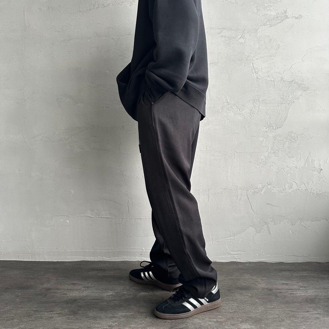 GRAMiCCi [グラミチ] 別注 ウールライク エブリデイパンツ [GUP4-F1024-JF] BLACK &&モデル身長：168cm 着用サイズ：L&&
