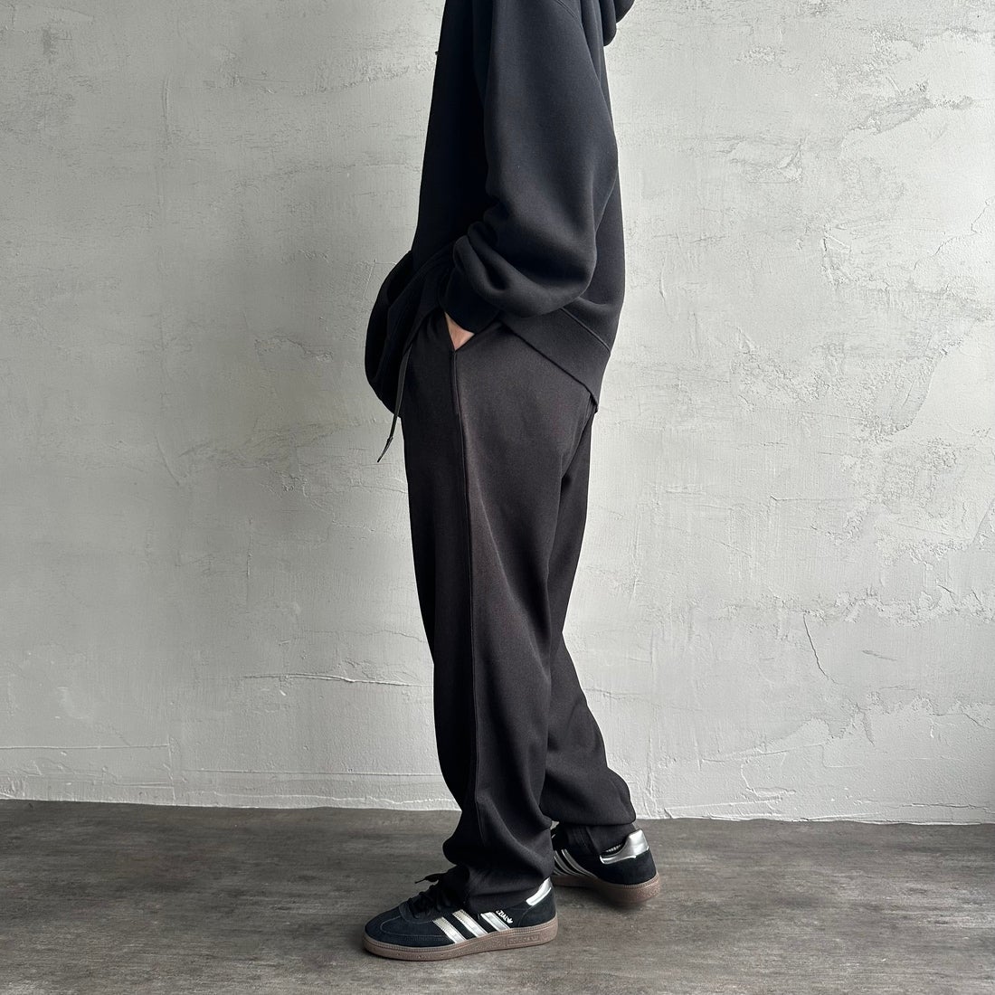 GRAMiCCi [グラミチ] 別注 ウールライク エブリデイパンツ [GUP4-F1024-JF] BLACK &&モデル身長：168cm 着用サイズ：XL&&