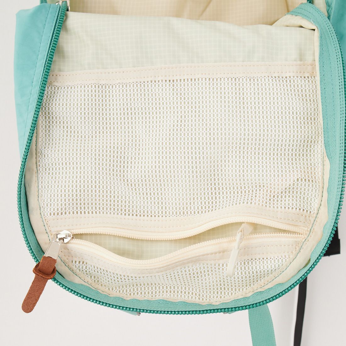 GREGORY [グレゴリー] デイパック [DAY-PACK] ｵｰｼｬﾝｸﾞﾘｰﾝ