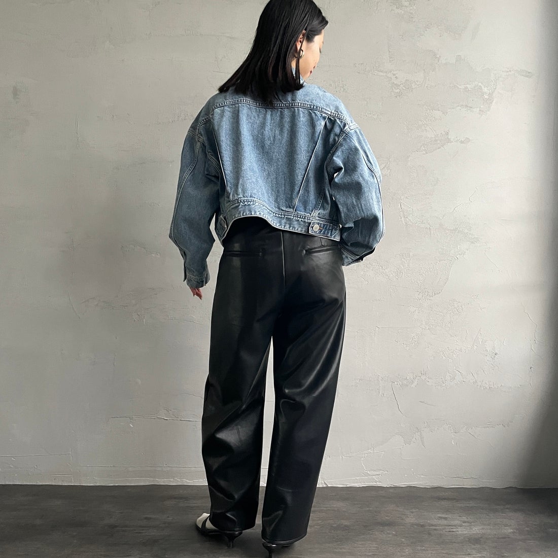 SOMETHING [サムシング] デニムジャケット [ST117] 98 L.BLUE &&モデル身長：163cm 着用サイズ：F&&