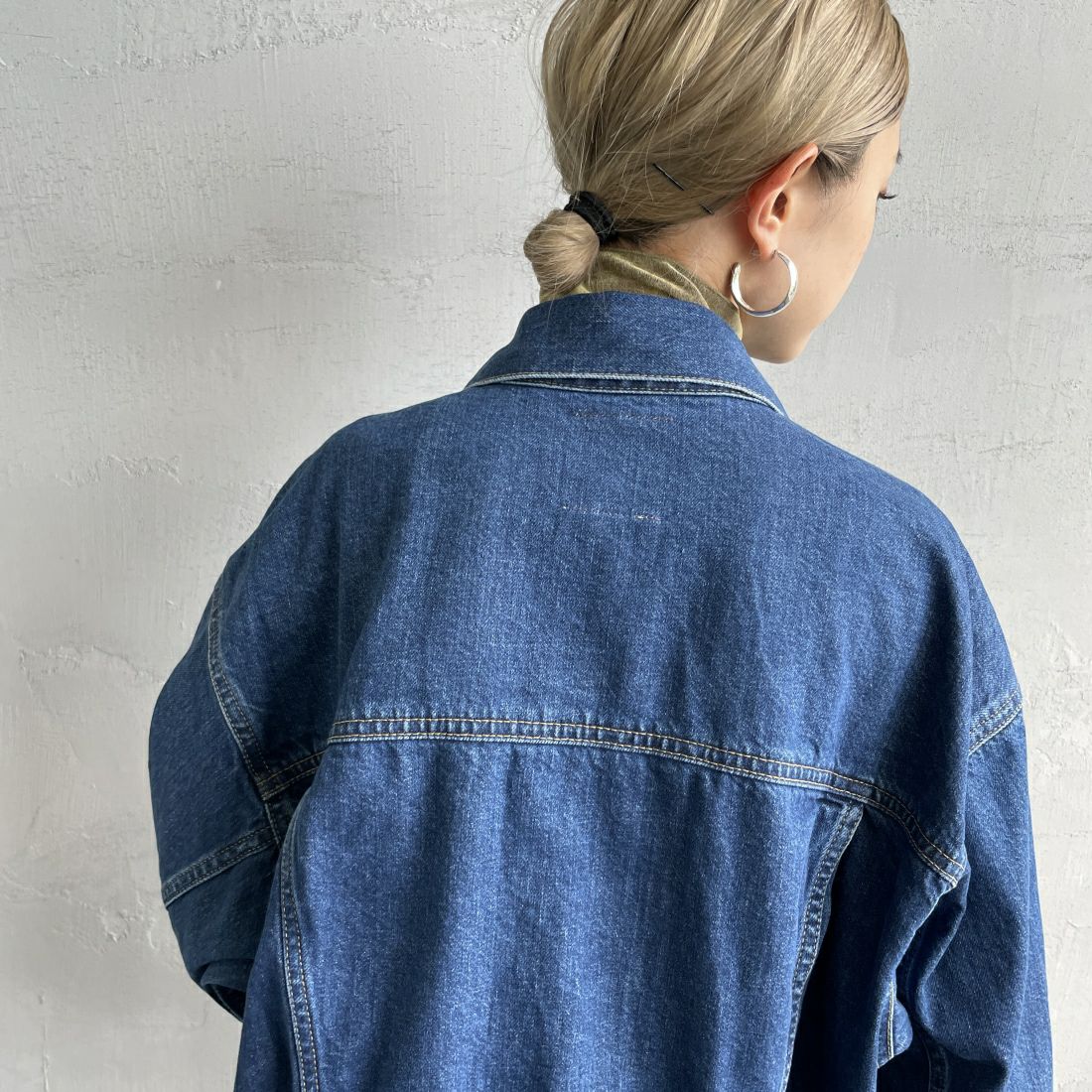 SOMETHING [サムシング] デニムジャケット [ST117] 92 M.BLUE &&モデル身長：150cm 着用サイズ：F&&