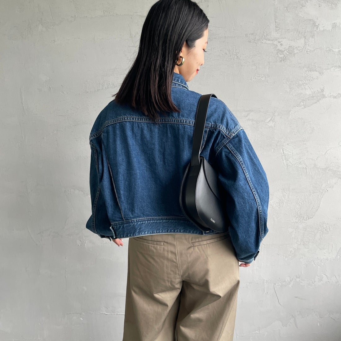 SOMETHING [サムシング] ビッグディティール デニムジャケット [ST118] 92 M.BLUE &&モデル身長：163cm 着用サイズ：F&&