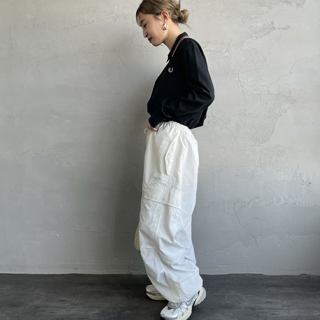 FRED PERRY [フレッドペリー] ツインティップライン ロングスリーブポロシャツ [G3636] Z79 BLK/BL &&モデル身長：150cm 着用サイズ：10&&