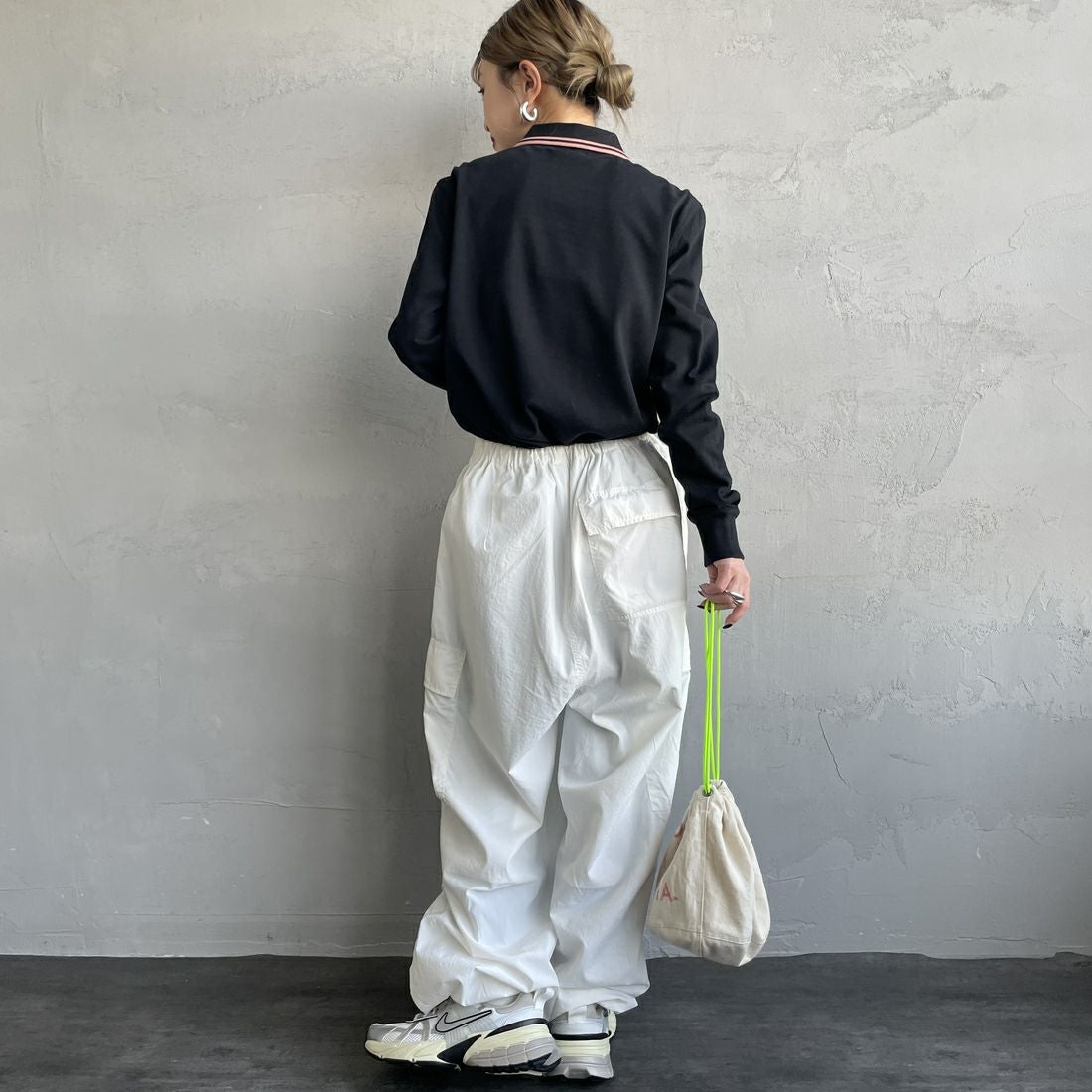 FRED PERRY [フレッドペリー] ツインティップライン ロングスリーブポロシャツ [G3636] Z79 BLK/BL &&モデル身長：150cm 着用サイズ：10&&