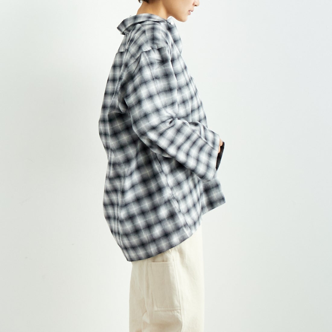 INDIVIDUALIZED SHIRTS [インディビジュアライズド シャツ] 別注 フランネルプレイドシャツ [IS200000002-JF] R12GFP BLK &&モデル身長：160cm 着用サイズ：F&&