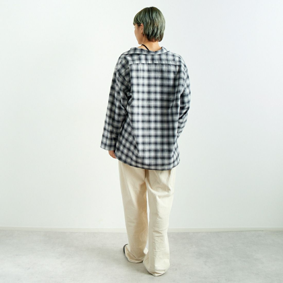 INDIVIDUALIZED SHIRTS [インディビジュアライズド シャツ] 別注 フランネルプレイドシャツ [IS200000002-JF] R12GFP BLK &&モデル身長：160cm 着用サイズ：F&&
