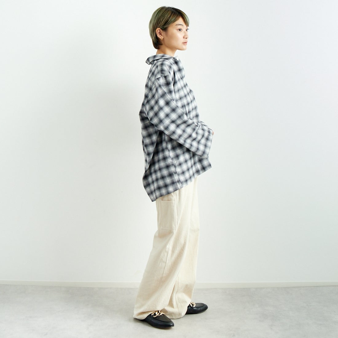 INDIVIDUALIZED SHIRTS [インディビジュアライズド シャツ] 別注 フランネルプレイドシャツ [IS200000002-JF] R12GFP BLK &&モデル身長：160cm 着用サイズ：F&&