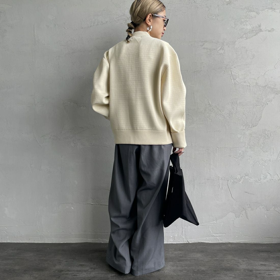 THOUSAND MILE [サウザンド マイル] 別注 ハニカムニットブルゾン [TM242PK50340-JF] 01 KINARI&&モデル身長：150cm 着用サイズ：F&&