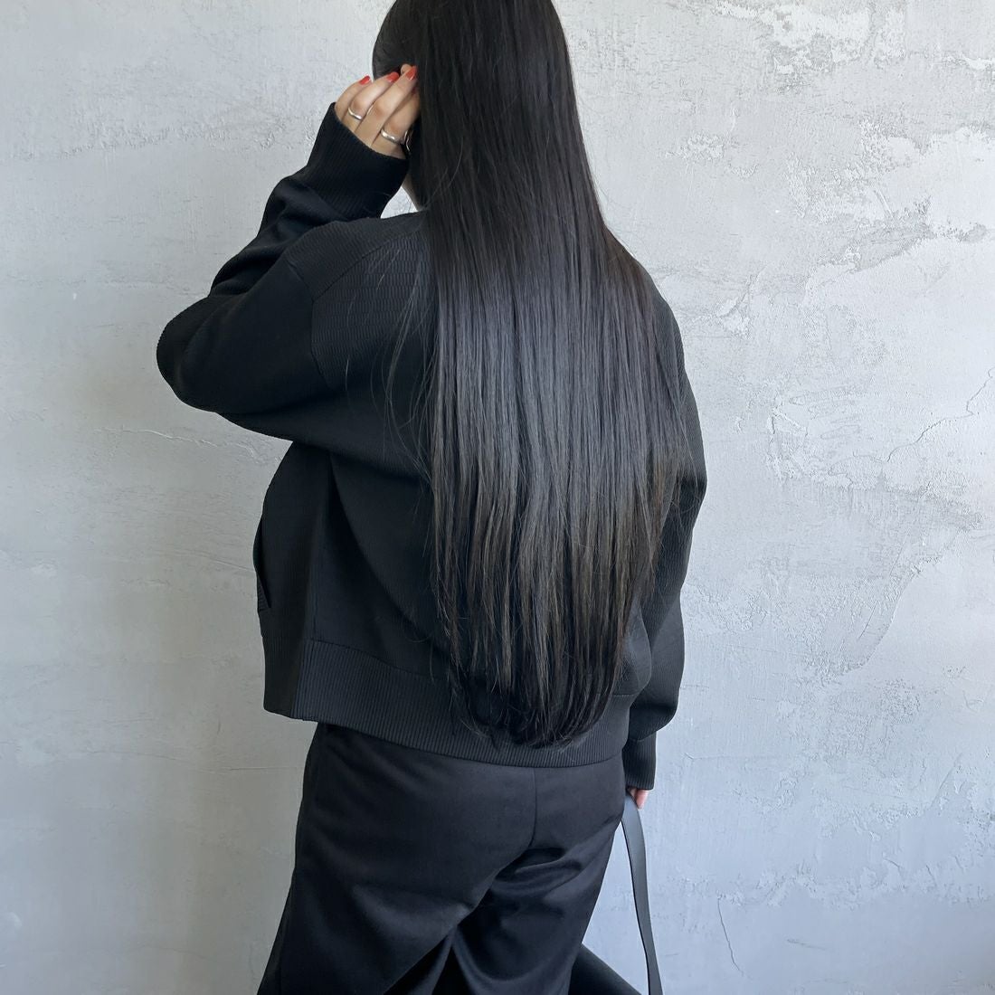 THOUSAND MILE [サウザンド マイル] 別注 ハニカムニットブルゾン [TM242PK50340-JF] 09 BLACK&&モデル身長：156cm 着用サイズ：F&&