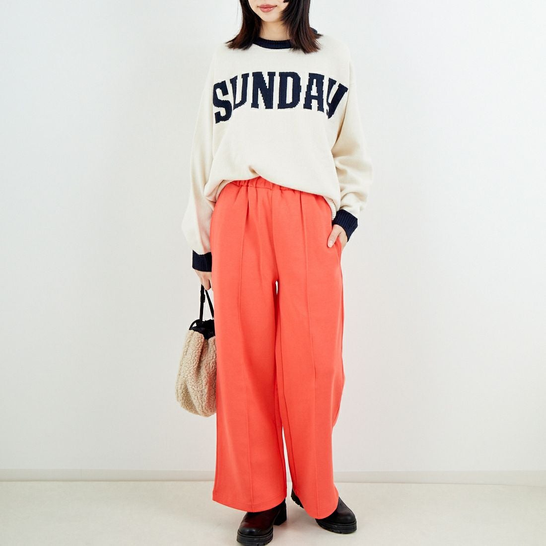 UNIVERSAL OVERALL [ユニバーサルオーバーオール] 別注 ポンチスウェットイージーパンツ [U2422601IN-JF] ORANGE &&モデル身長：162cm 着用サイズ：S&&