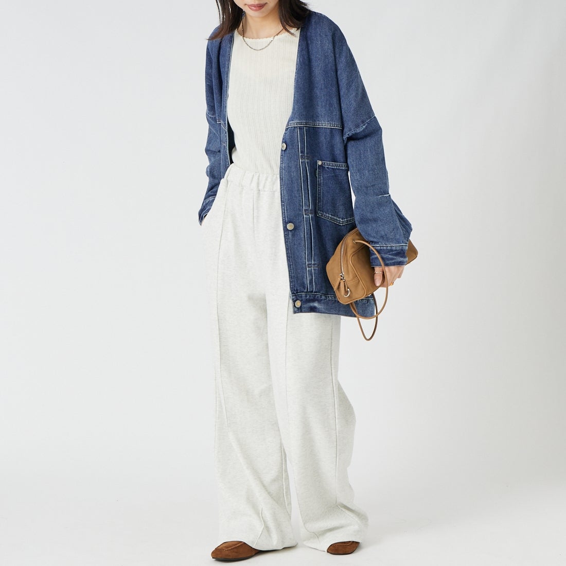 UNIVERSAL OVERALL [ユニバーサルオーバーオール] 別注 ポンチスウェットイージーパンツ [U2422601IN-JF] OATMEAL &&モデル身長：162cm 着用サイズ：M&&
