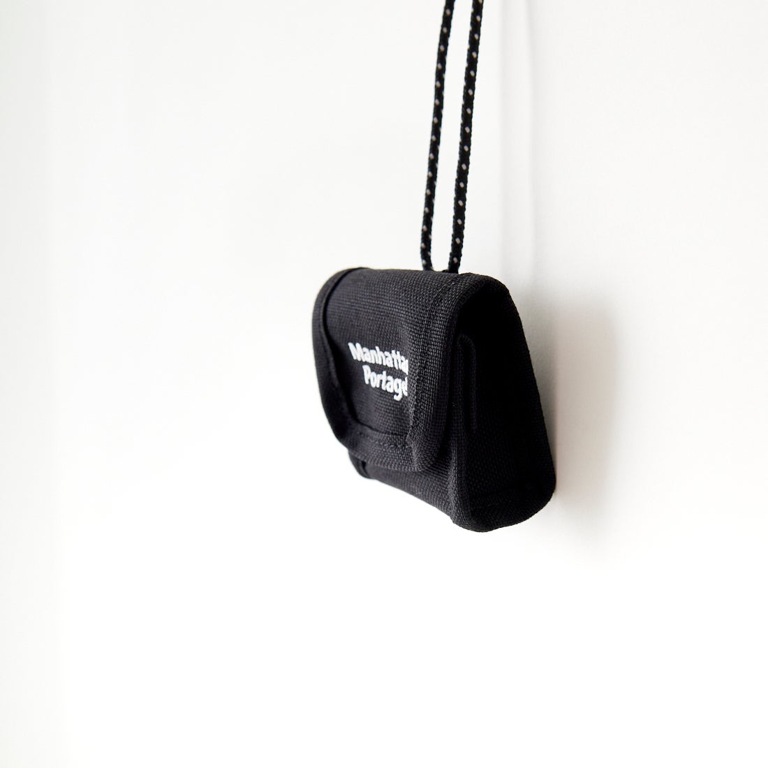MANHATTAN PORTAGE [マンハッタンポーテージ] COBBLE HILL AirPods ポーチ [MP2018] BLACK