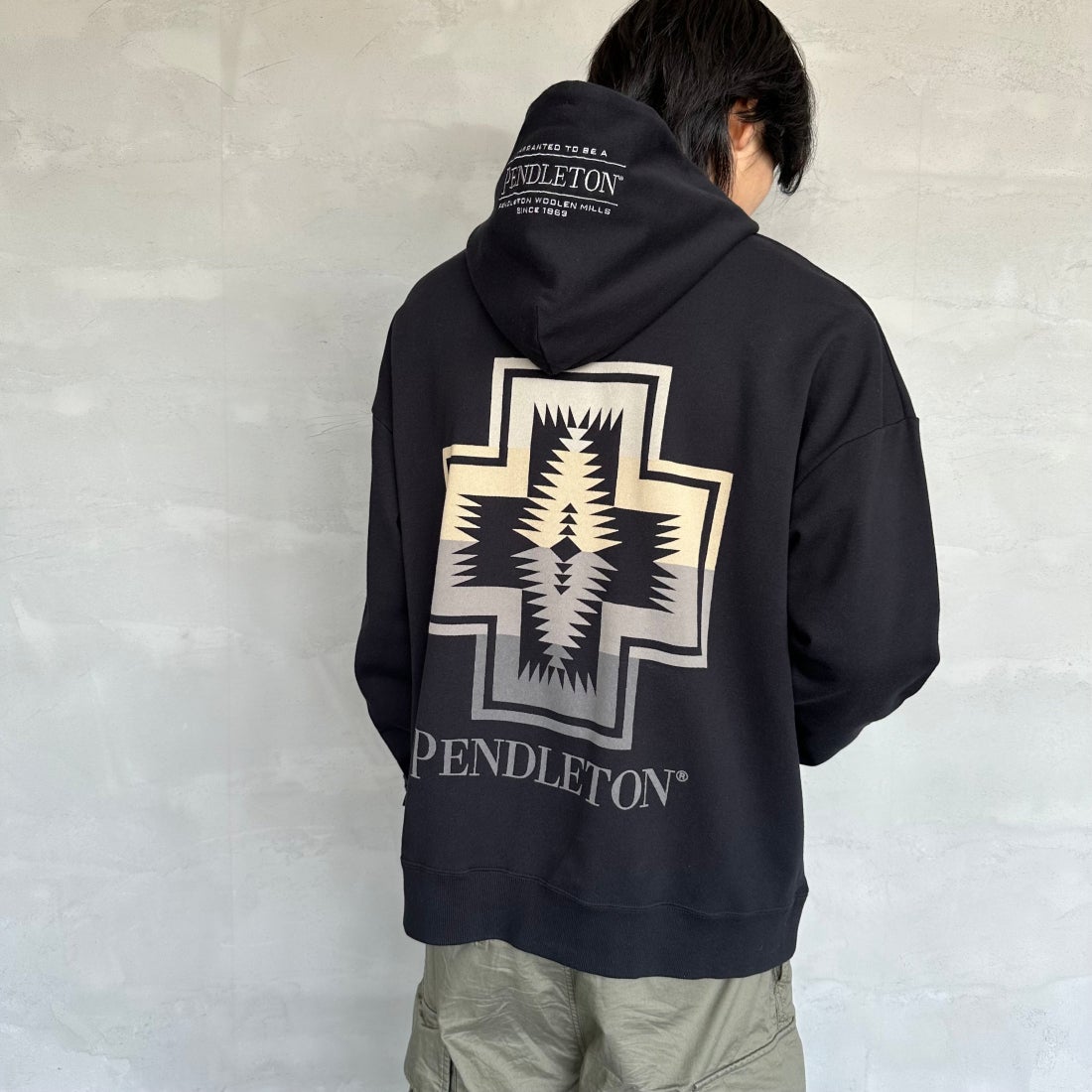 BLACK&&モデル身長：179cm 着用サイズ：L&&
