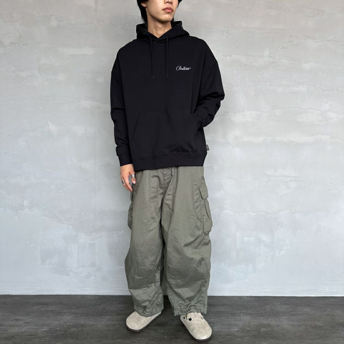 PENDLETON [ペンドルトン] 別注 ネイティブ柄 バックプリントフード刺繍スウェットパーカー [4475-7239-JF] BLACK &&モデル身長：179cm 着用サイズ：L&&